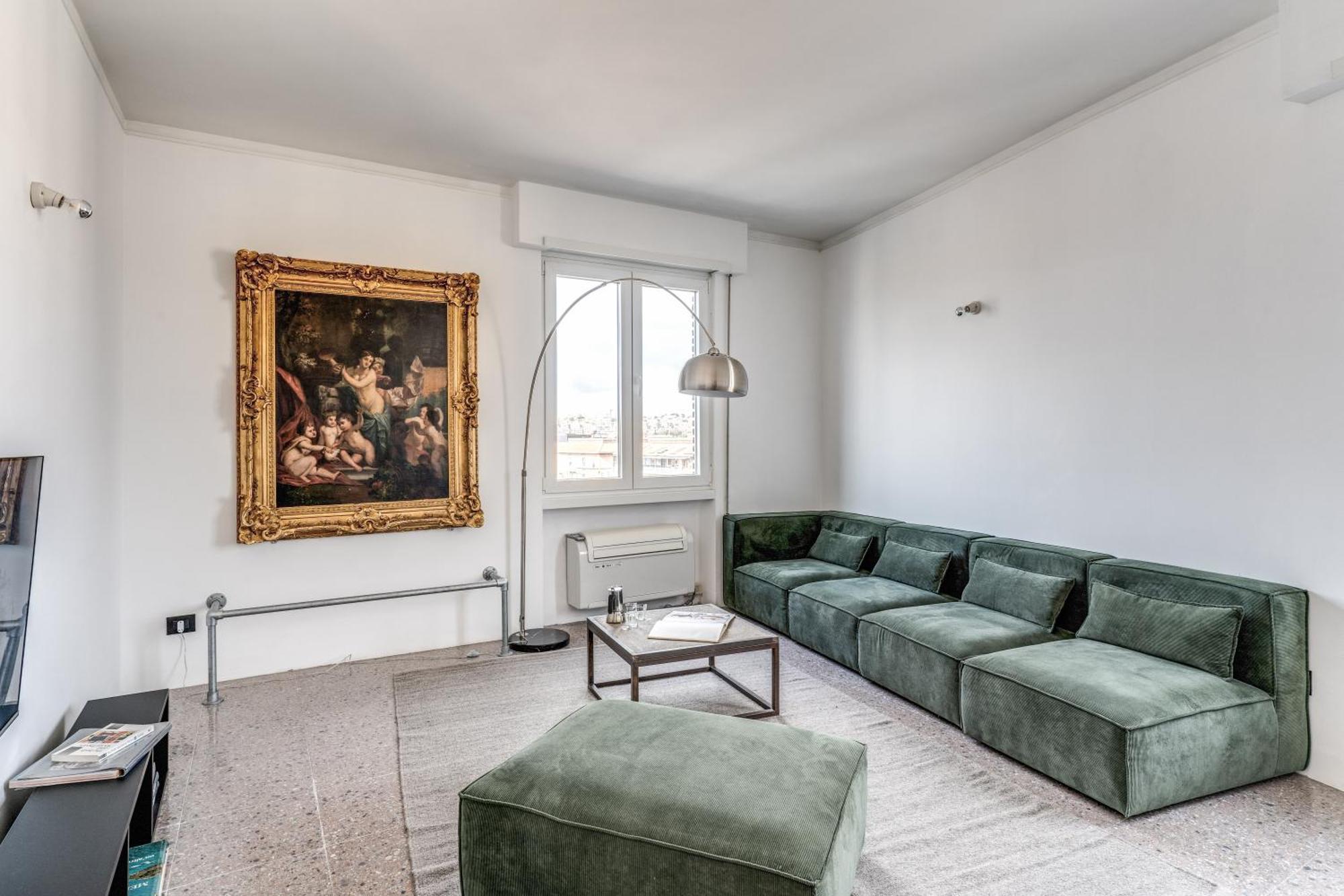 Amazing Piramide Metro Station Apartment Rome