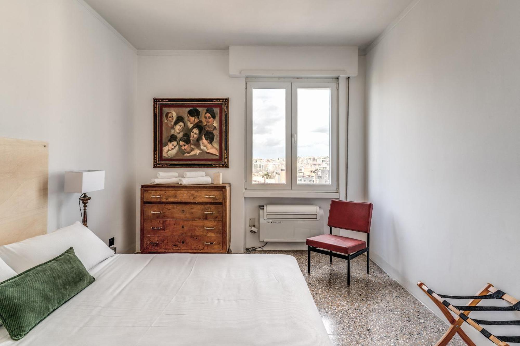 Amazing Piramide Metro Station Apartment Rome